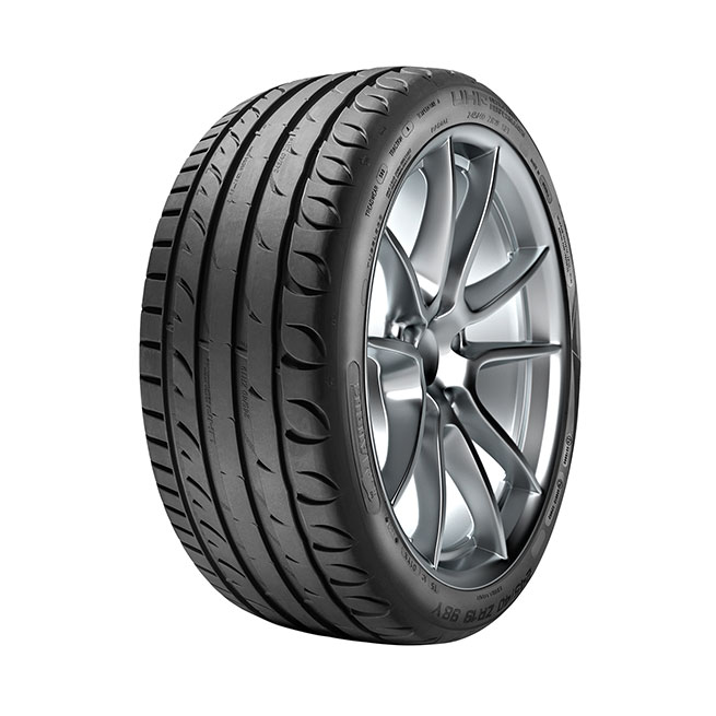 taurus-245/40-zr17-ultra-high-performance-95w
